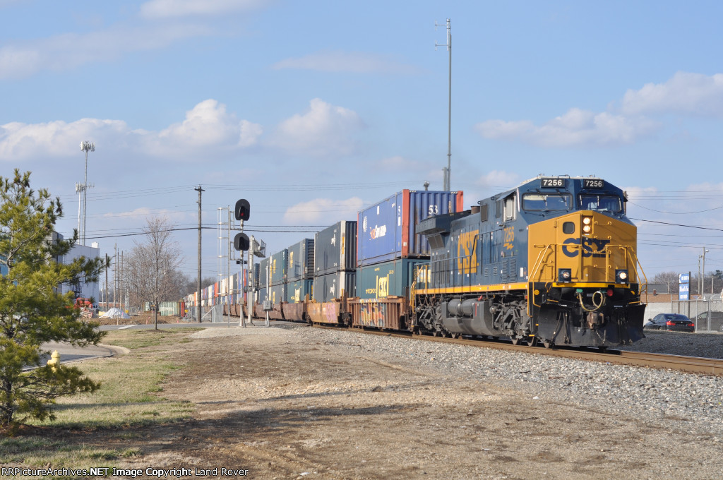 CSXT 7256 East